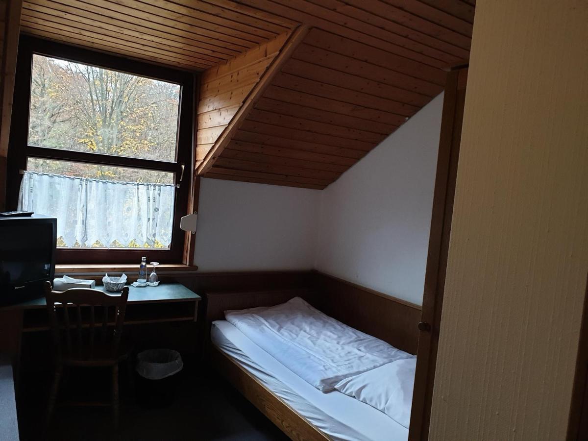 Autobahnraststaette Und Hotel Riedener Wald Ost Hausen (Wuerzburg) Exterior foto
